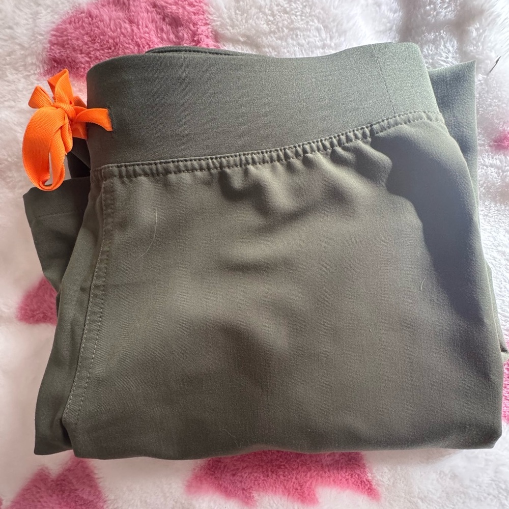 Figs Women Scrubs SET Pants Green XS and Top XS